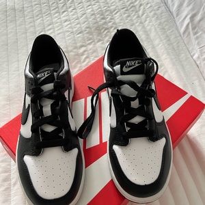 Brand New Girls Nike Dunk Low Size 3